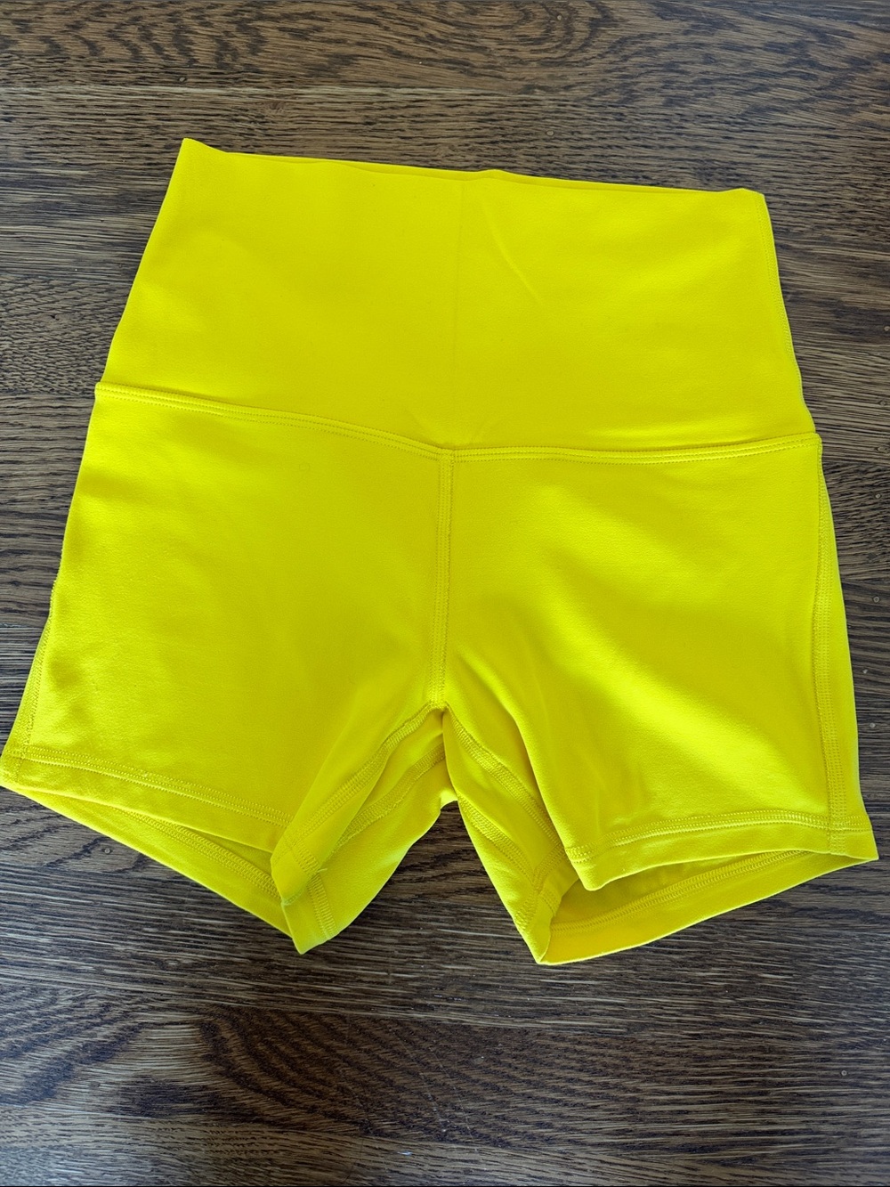 Lululemon Align high-rise Shorts in maize Yellow size 4